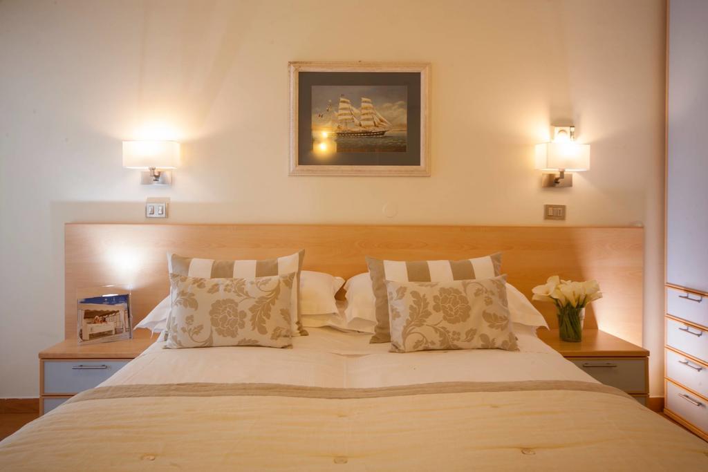 Hotel Mon Cheri Riccione Zimmer foto